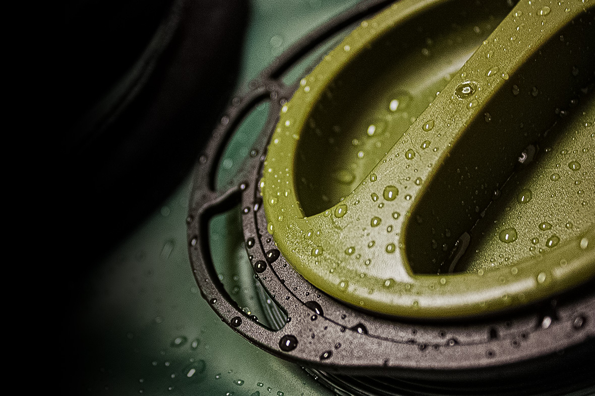 Screenshot on a simulated desktop of the 747 sportswear homepage.